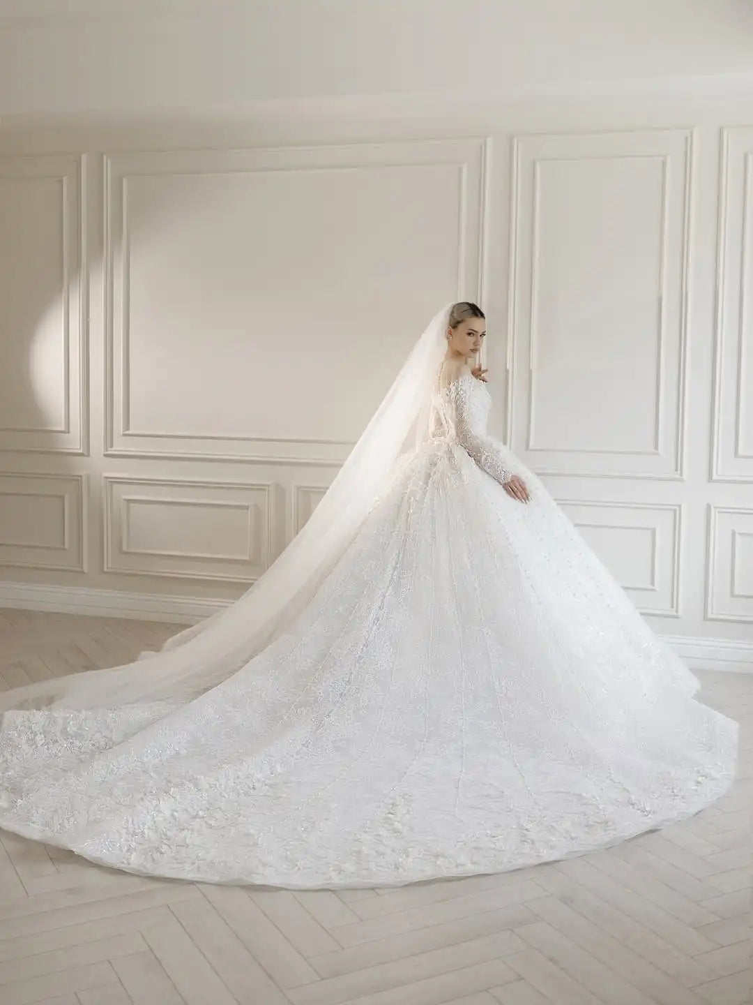 Customzied wedding dress O- Neck Long Sleeve Lace Beaded Bridal
