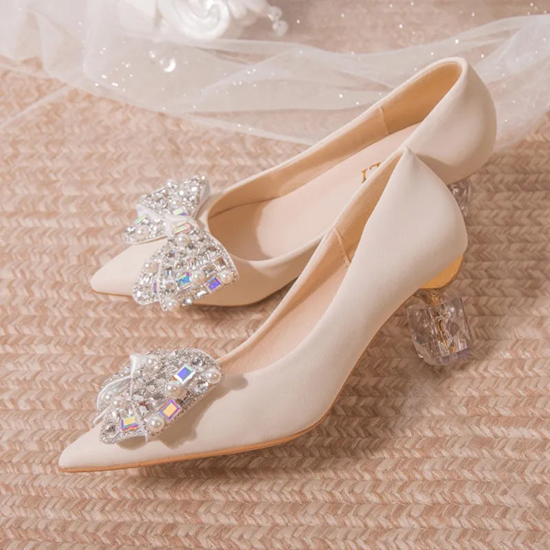 Kristal bowtie yüksek topuklu pompalar kadınlar 2023 Sonbahar Lüks Tasarımcı Rhinestone topuklu düğün ayakkabıları kadın sivri ayak parti ayakkabıları