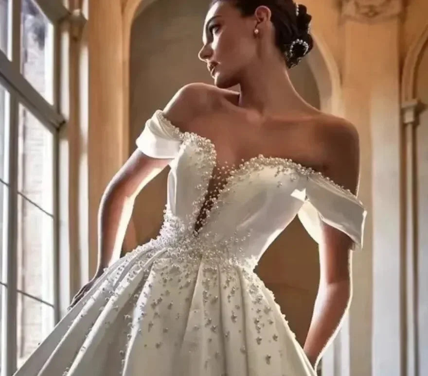 Luxury Princess Ball Gown Wedding Dress Sweetheart Backless Pearls Beads Long Train Satin Bridal Bride Gown Vestidos De Noiva