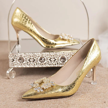 Luxury Crystal Square Buckle Gold Silver Pompes Femme 2023 Nouveau Slip on High Talons Chaussures de mariage Femme Poigure Toe Party Chaussures