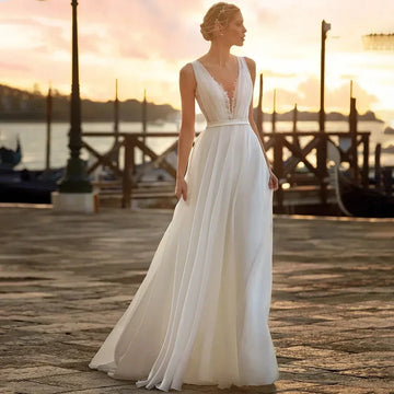 Elegant Lace Boho Wedding Dress V-Neck Chiffon A-Line Sleeveless Lace Appliques Bride Gown Long Bridal Dress vestidos de novia