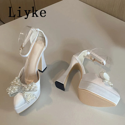 Liyke Ins Style Pearl Butterfly-Knot Dames Hoge hakken Sandalen Sexy Dikke bodem Puntige Toeplatform Pumps Wedding Banket schoenen