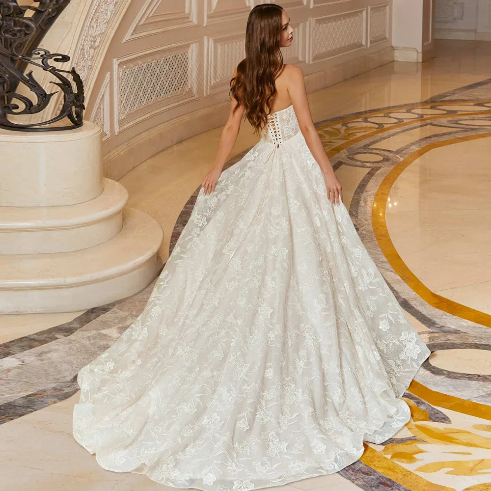 Customized Graceful Illusion A-Line Strapless Wedding Dresses Applique Floral Lace Up Bridal Growns Sweep Sleeveless Vestidos