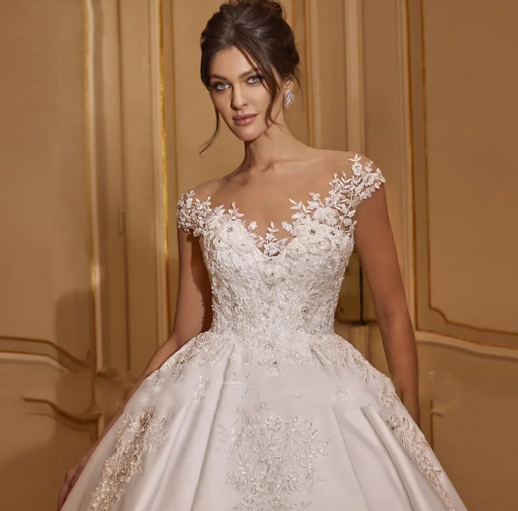 Elegant Satin Ball Gown Wedding Dress Of Stunning Appliques Lace Backless O-Neck Bridal Skirts