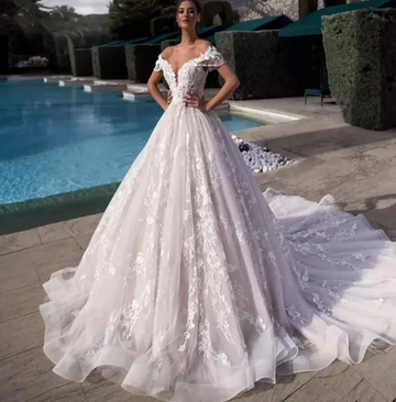 A Line Lace Wedding Dresses Elegant Appliques Lace Up Bride Dress Cathedral Train Bridal Gown Plus Size