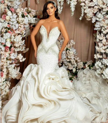 Сексуальна глибока весільна сукня довжина до підлоги Романтична бісерка Русалка Весільна сукня Розкішна Vestidos de Novia