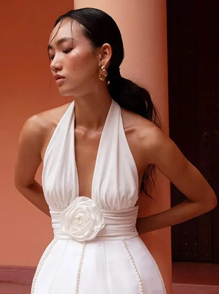 Vestido sexy de mini noiva de marfim de um vestido de noiva sem mangas vestidos de cetim macio v vestidos de noiva pescoço personalizados feitos personalizados