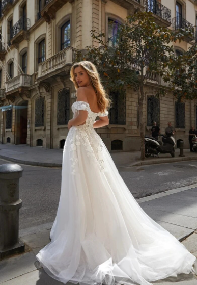 Богемія Аплікації Весільні сукні поза плечиком Довгий халат Принцеса Фемма-лінійна тюль Vestidos elegantes para mujer