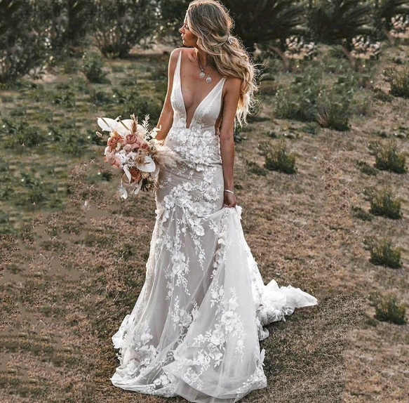 Spaghetti Straps Wedding Dress 2024 Lace Ivory Bridal Dress V Neck Elegant Wedding Gown Appliques Backless Size Custom Made