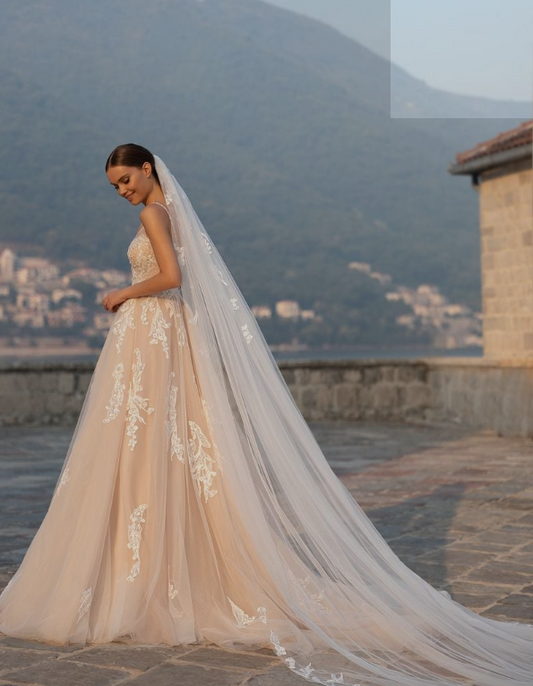 Лінійні весільні сукні для жінок, що ближче до спагетті ремінців мережива весільна сукня нареченої
