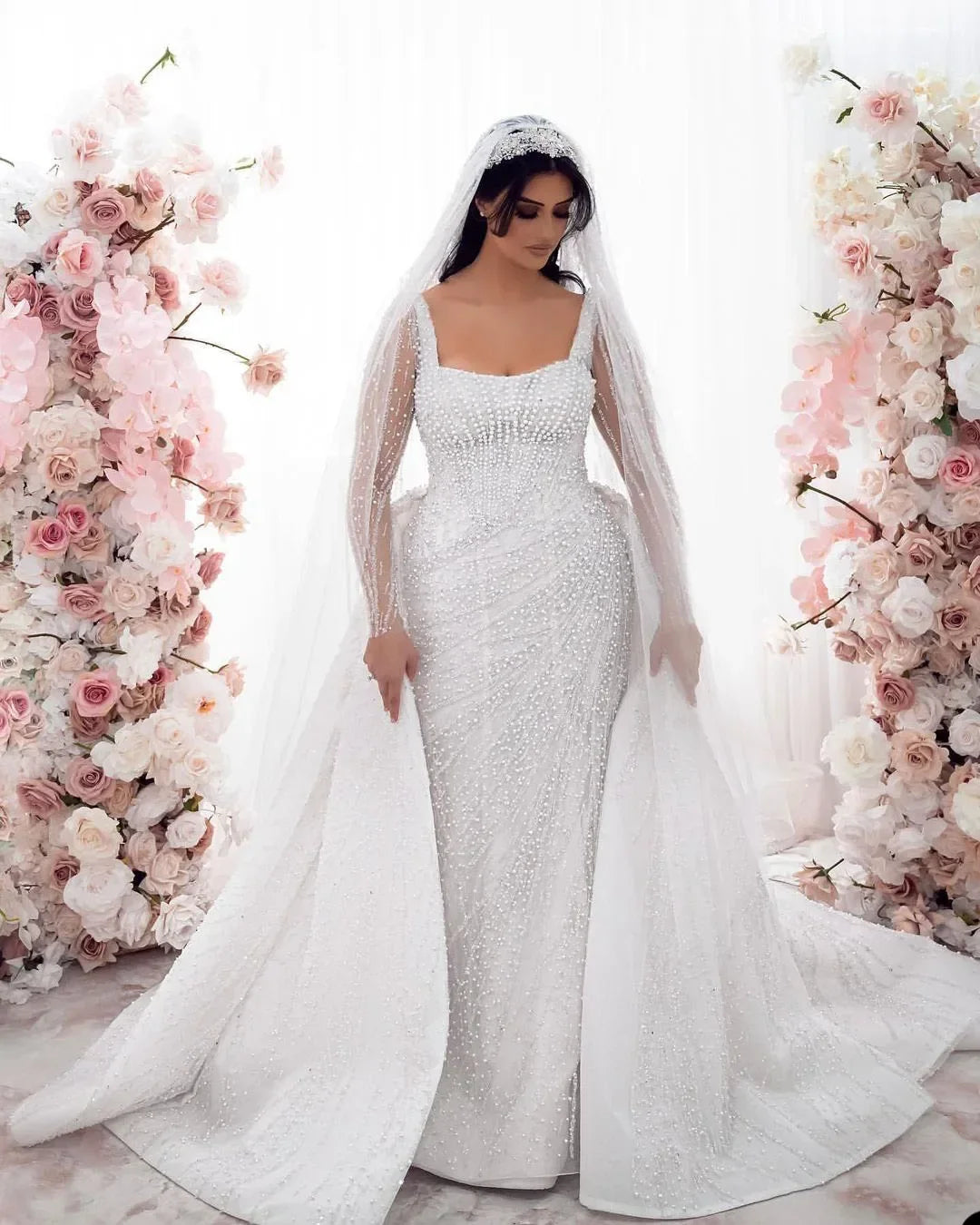 Customized Exquisite Mermaid Wedding Dresses Lace Satin Pearls LONG Sleeveless Bridal Gowns Detachable Train Robe De Mariée