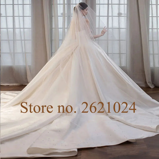 Nouveaux arrivages sans bretelles zippent vers le haut en baume en satin robe de mariée robe de mariée avec 100 cm