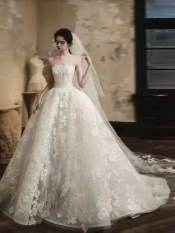 Customized Strapless Wedding Dress Featuring Stunning Lace Appliques A-Line Silhouette Bridal Dress Vestidos De Novia