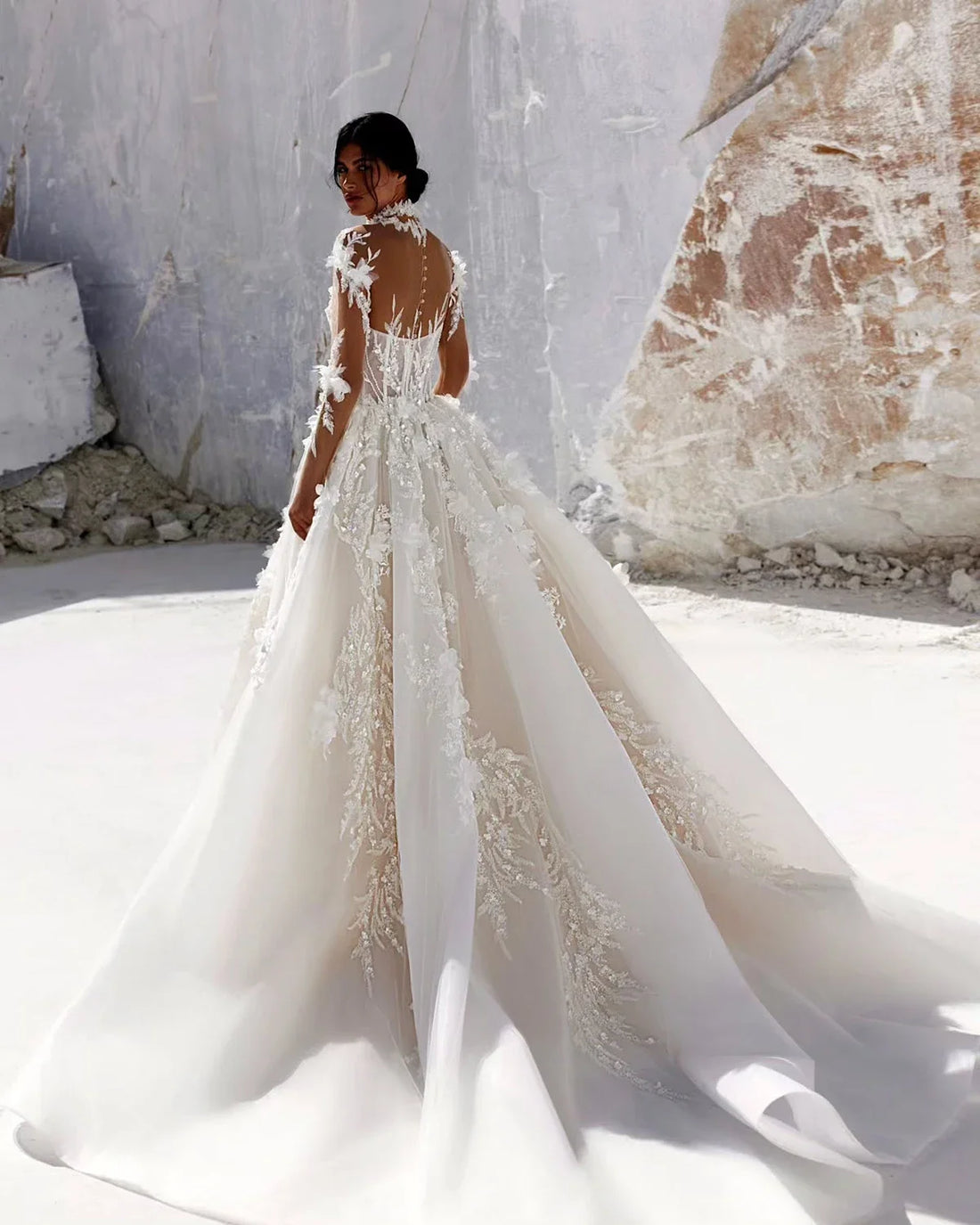 Customized Elegant Wedding Dresses Sweetheart Lace   Appliques Sequins Beading Lace Party Special Occasion Gown Bridal Gown
