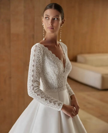 Customized Graceful V Neck Wedding Dresses Women's Appliques Lace Robe De Mariee Bride Gowns Long Sleeve Satin Vestidos De Noiva