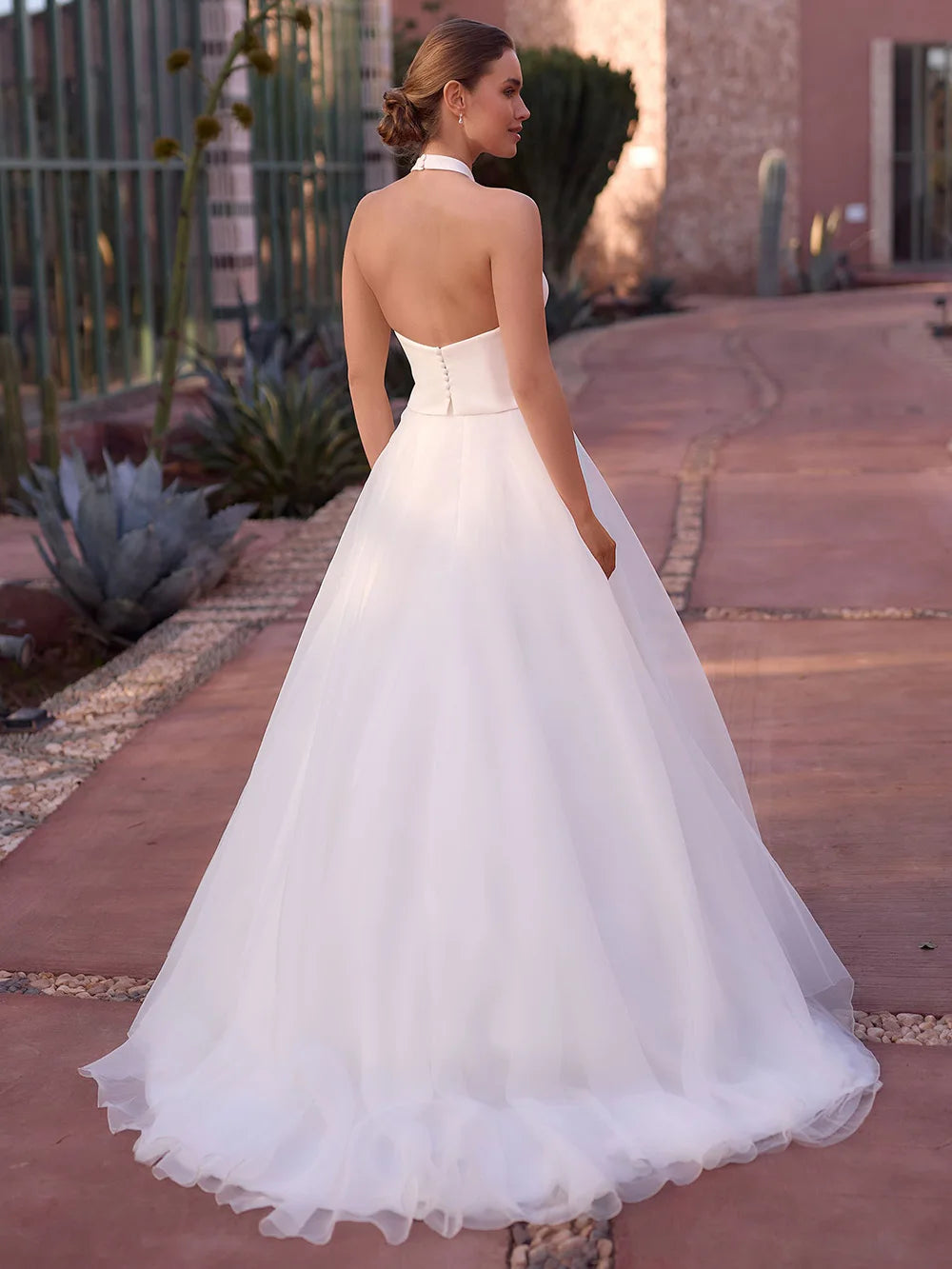 2025 Halter Neck Wedding Dresses Simple Wedding Gown Backless A-Line Bridal Gown Tulle Women Brides dresses Customized