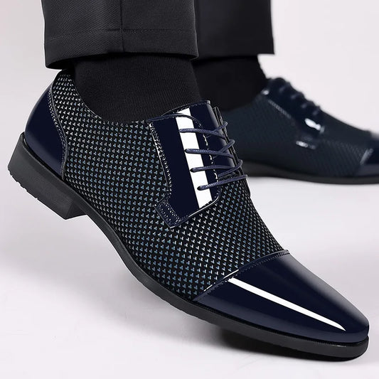 تتجه أحذية الرجال الكلاسيكية للرجال أوكسفورد بو أحذية من الجلد الدانتيل يصل أحذية رسمية جلدية سوداء لحفلات الزفاف