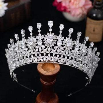 Bridal Hair Jewelry AAA Zircon Tiaras and Crowns Zirconia Headpiece For Brides Women Princess Queen Headband Wedding Accessories