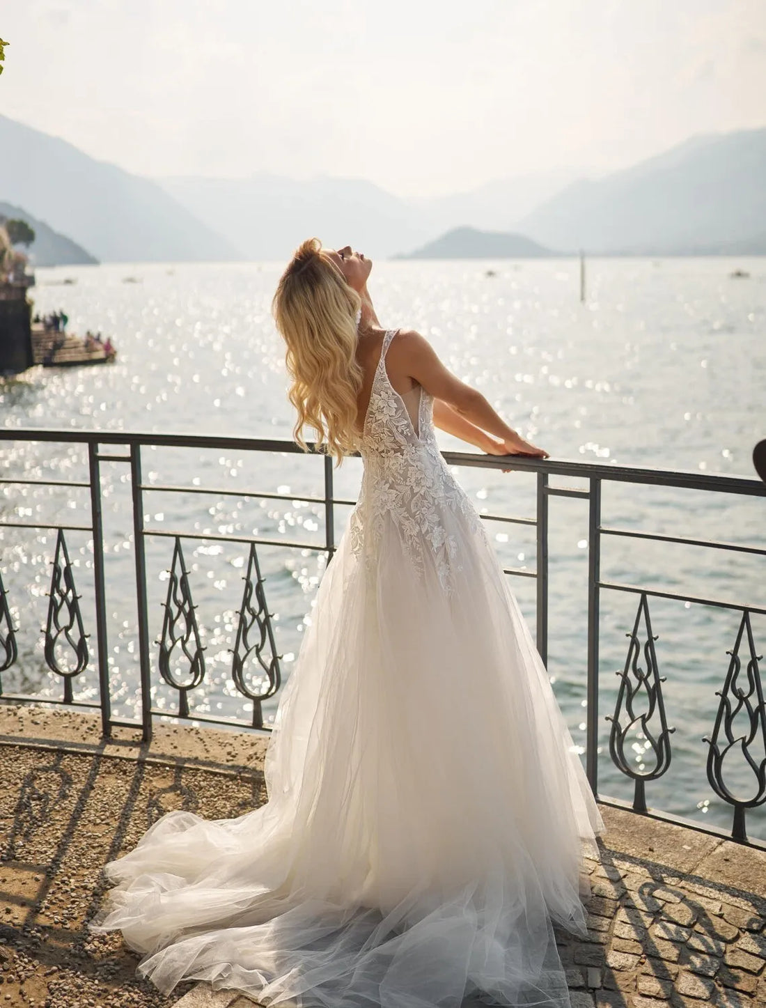 2025 A-Line Wedding Dresses Tulle Applique Spaghetti Strap Backless Bridal Gown Women Boho Deep V Neck Brides Dresses Customized