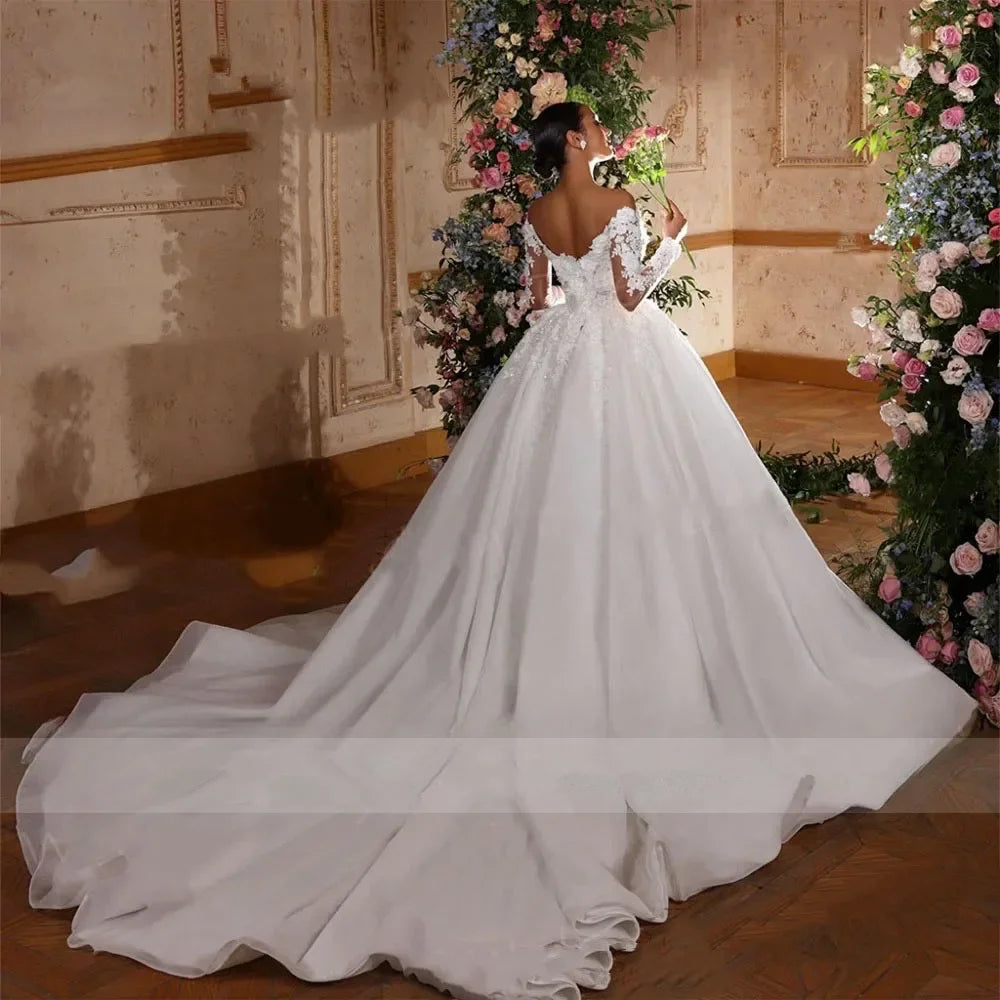 Customized  Sweetheart Long Sleeve Princess Wedding Dress Ball Gown Lace Appliques Beading Sparkly Bridal Gown Vestidos De Noiva