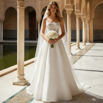 Luxury Lace Wedding Dress Romantic Train Illusion Top Hand Beaded Long Bridal Gown for Party Elegant White Wedding Dress