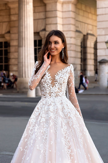 Luxury wedding dress