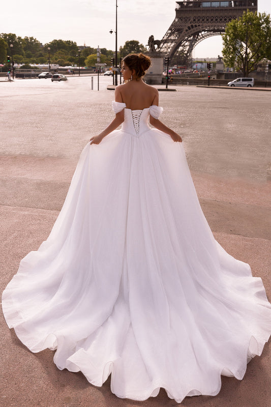 Luxury wedding dress