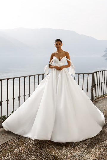 Luxury wedding dress